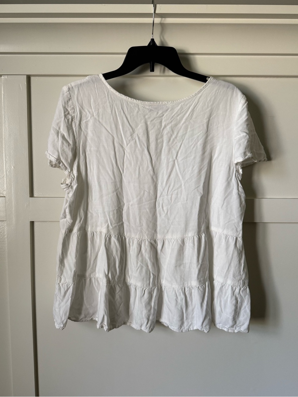 SO White V-Neck Flowy Tiered Short Sleeve Shirt - Picture 2 of 5